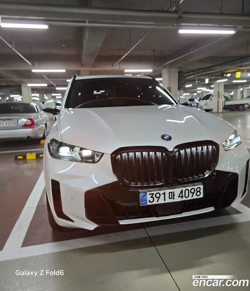 BMW X5 xDrive 50e M 2023 — миниатюра 2