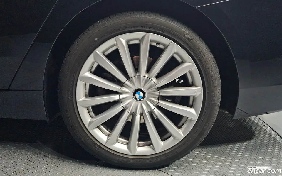 BMW 6 Series GT 630i xDrive 2023 — миниатюра 5
