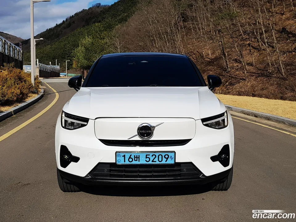 Volvo C40 Recharge 2022 — миниатюра 4