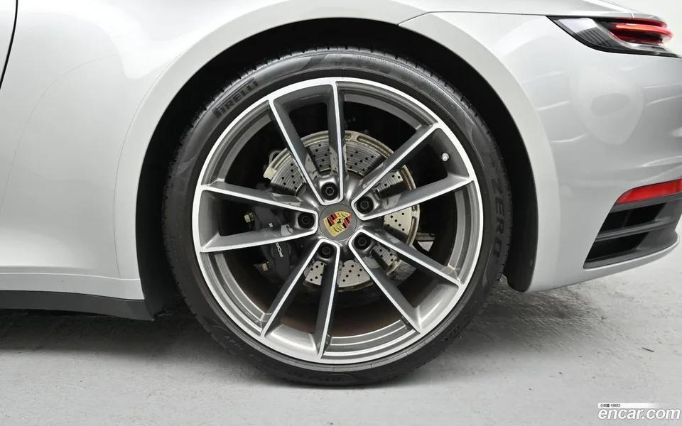 Porsche 911 (992) 2024 — миниатюра 5