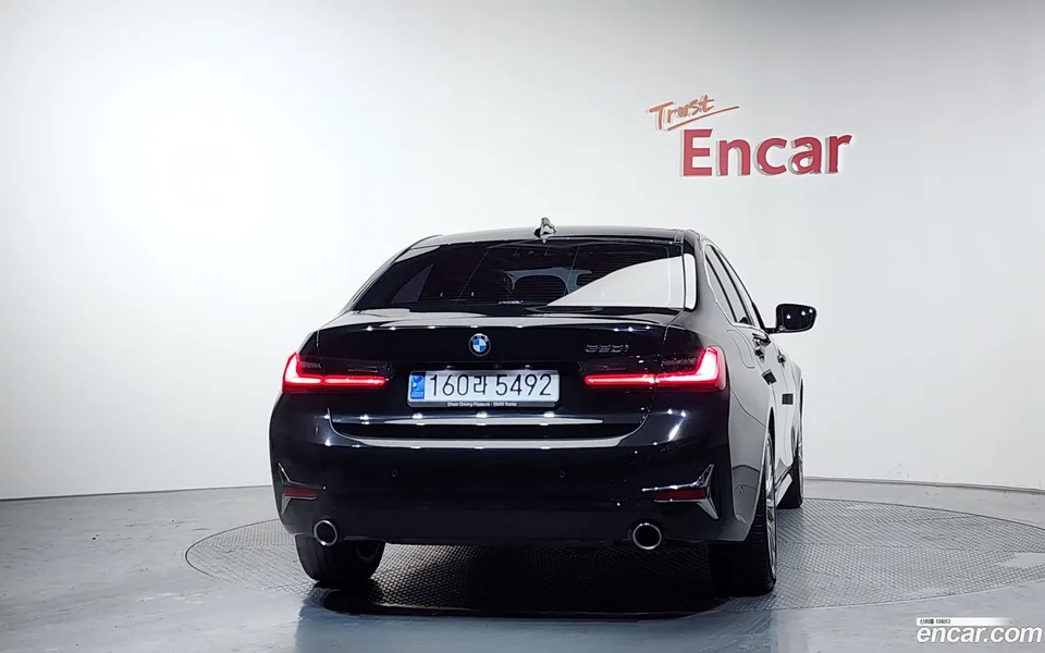 BMW 3 Series 320i 2022 — миниатюра 4
