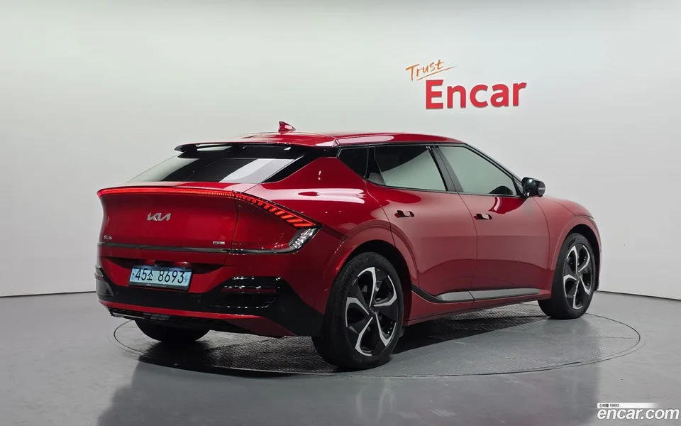 Kia EV6 4WD 2022 — миниатюра 2