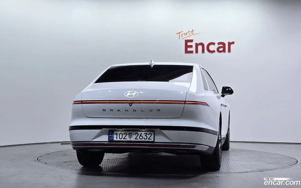 Hyundai Grandeur Hybrid 2023 — миниатюра 4