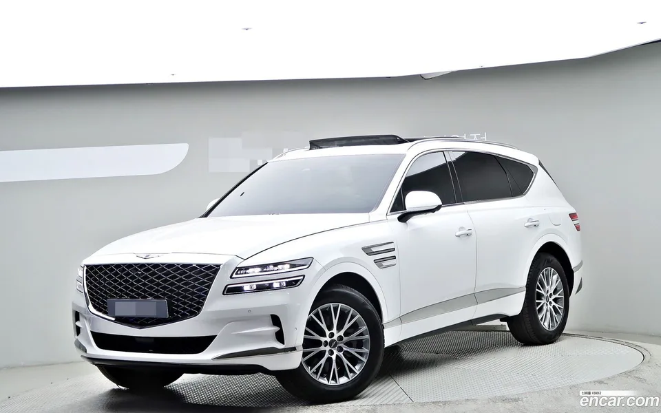 Genesis GV80 2.5T 2WD 2023 — фото 1, купить с доставкой в Москву