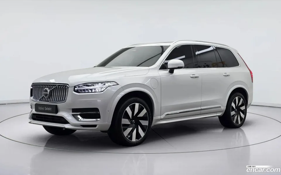 Volvo XC90 B6 2025 — фото 1, купить с доставкой в Москву