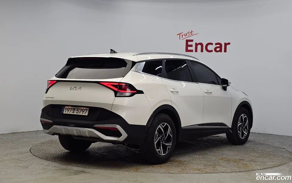 Kia Sportage 1.6 2WD 2022 — миниатюра 2