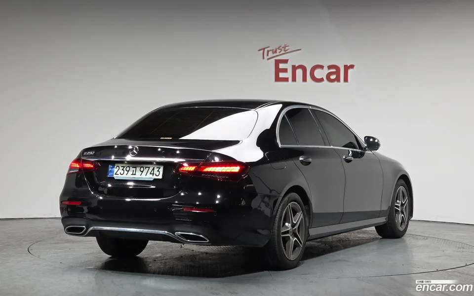 Mercedes-Benz E-Class E250 AMG Line 2023 — миниатюра 2