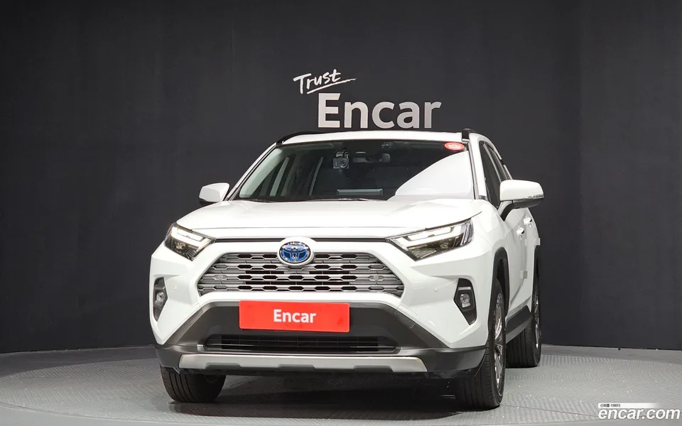 Toyota RAV4 2.5 4WD LTD 2024 — миниатюра 3