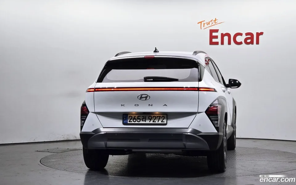 Hyundai Kona Hybrid 2023 — миниатюра 4