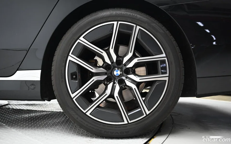 BMW 7 Series 740d xDrive M 2025 — миниатюра 5