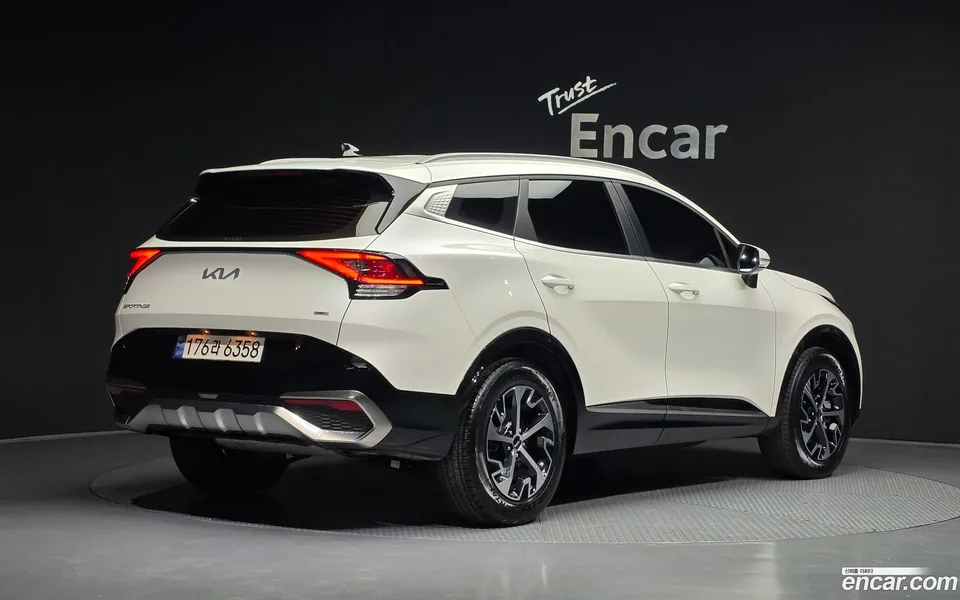 Kia Sportage Hybrid 2WD 2024 — миниатюра 2