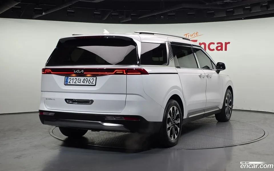 Kia Carnival 9 2023 — миниатюра 2