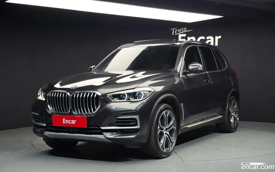BMW X5 xDrive 30d xLine 2023 — фото 1, купить с доставкой в Москву