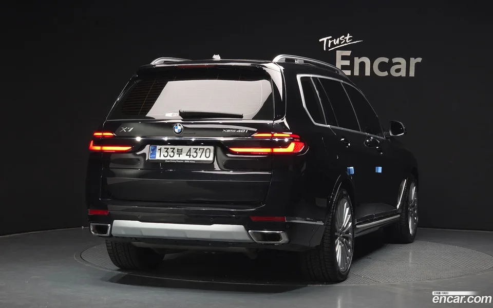 BMW X7 xDrive 40i 7 2023 — миниатюра 2