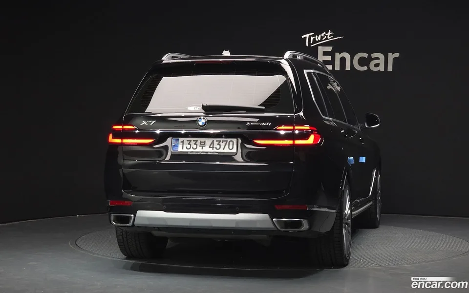 BMW X7 xDrive 40i 7 2023 — миниатюра 4