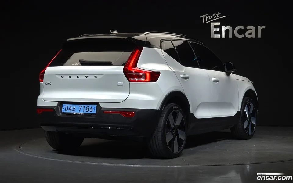 Volvo XC40 Recharge 2024 — миниатюра 2