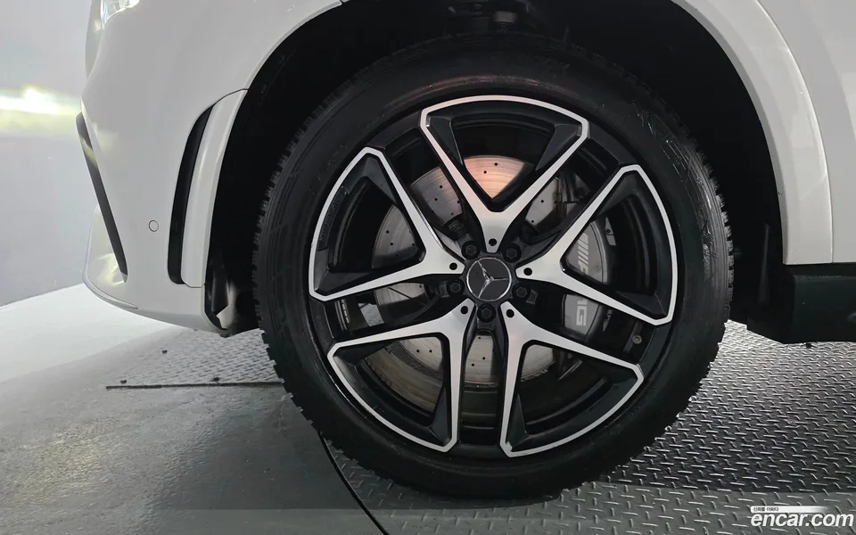 Mercedes-Benz GLE-Class AMG GLE53 4MATIC+ 2023 — миниатюра 5