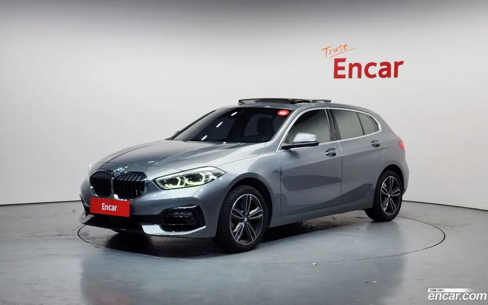 BMW 1 Series 120i 2023 — фото 1, купить с доставкой в Москву