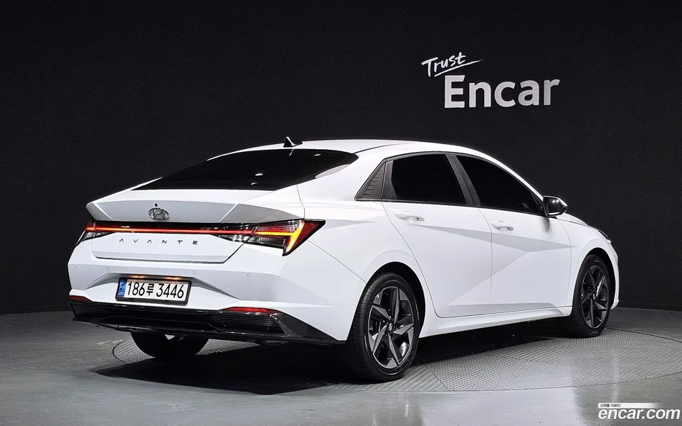 Hyundai Avante Hybrid 2022 — миниатюра 2