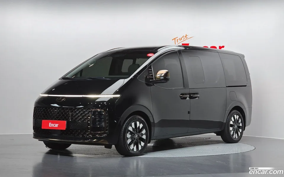 Hyundai Staria HEV 1.6 7 2024 — фото 1, купить с доставкой в Москву