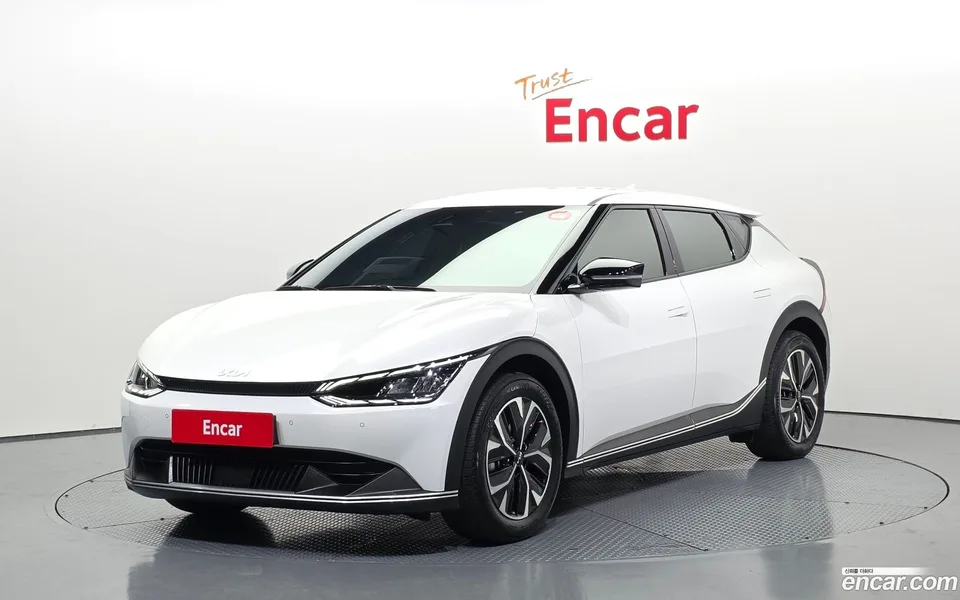 Kia EV6 2023 — фото 1, купить с доставкой в Москву