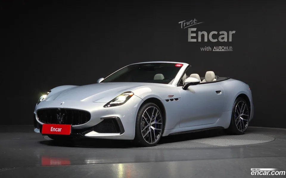 Maserati GranCabrio 3.0 V6 2024 — фото 1, купить с доставкой в Москву