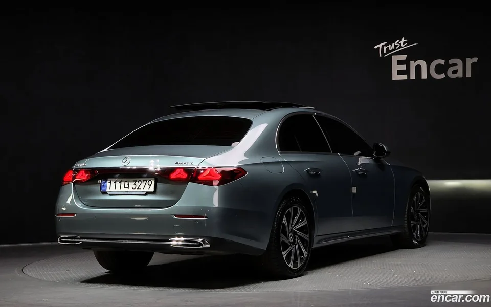 Mercedes-Benz E-Class E300 4MATIC 2024 — миниатюра 2