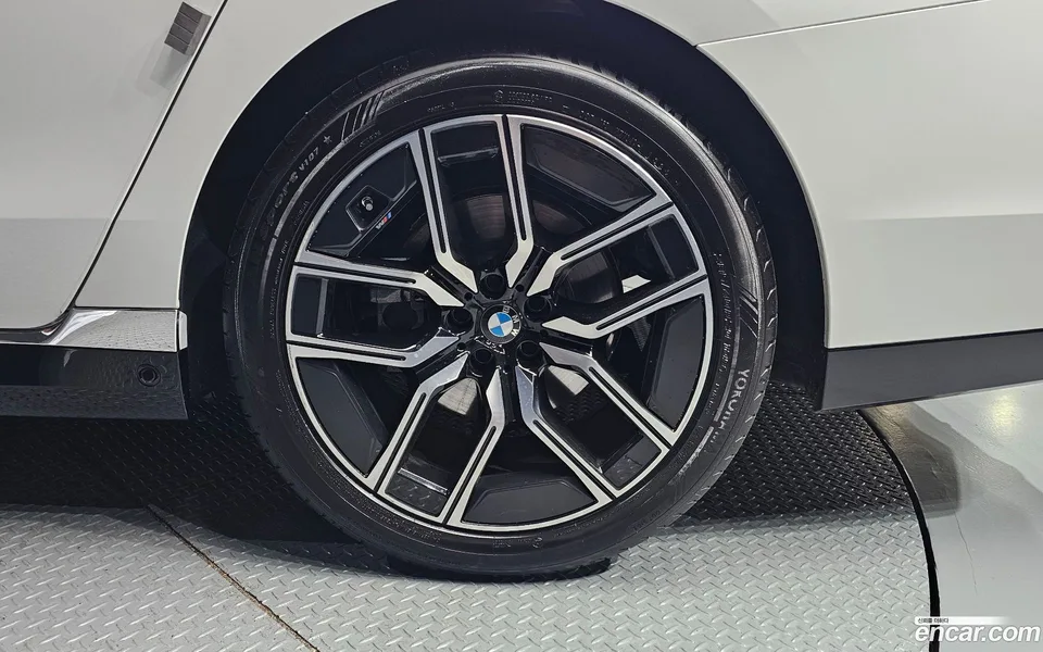 BMW 7 Series 740i xDrive M 2025 — миниатюра 5