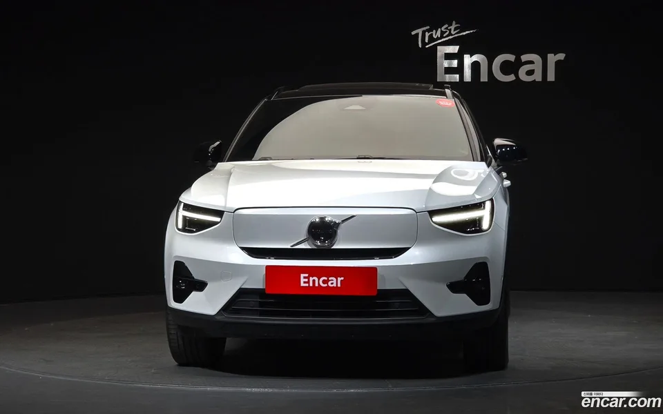 Volvo XC40 Recharge 2024 — миниатюра 3