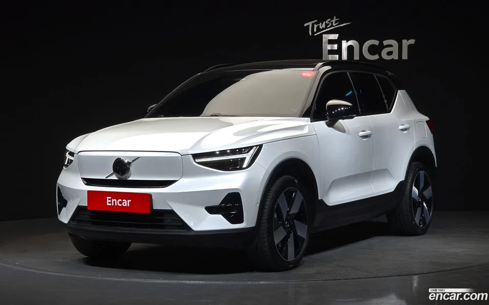 Volvo XC40 Recharge 2024 — фото 1, купить с доставкой в Москву
