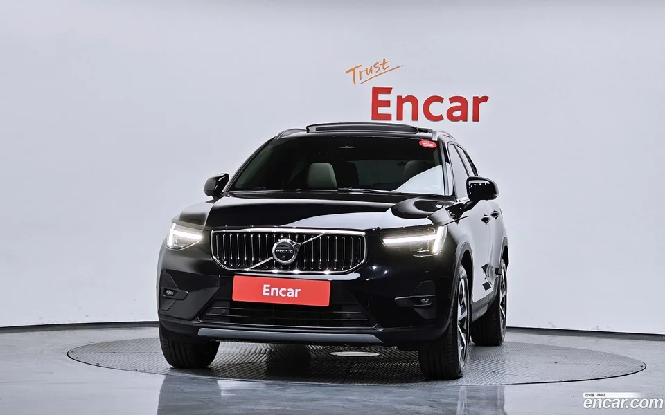 Volvo XC40 B4 2024 — миниатюра 3