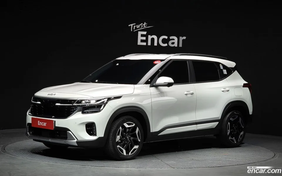 Kia Seltos 1.6 2WD 2024 — фото 1, купить с доставкой в Москву