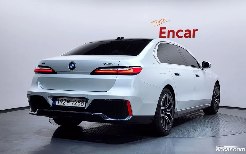 BMW 7 Series 740d xDrive M 2024 — миниатюра 2