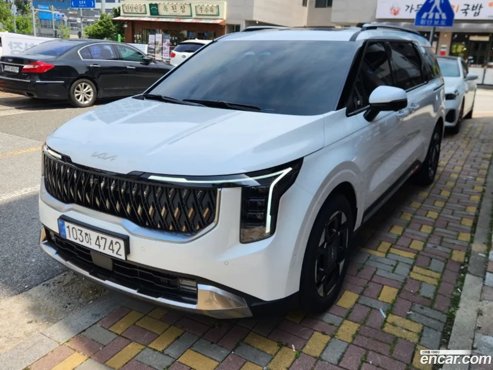 Kia Carnival HEV 9 2025 — миниатюра 2