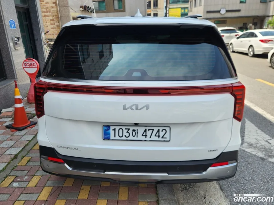 Kia Carnival HEV 9 2025 — миниатюра 4