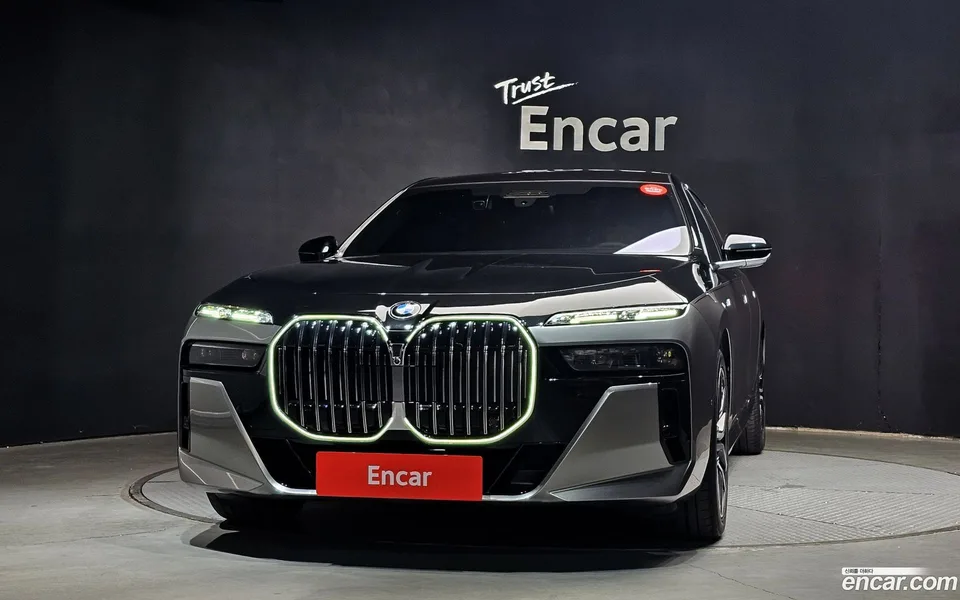 BMW 7 Series 740i xDrive M 2025 — миниатюра 3