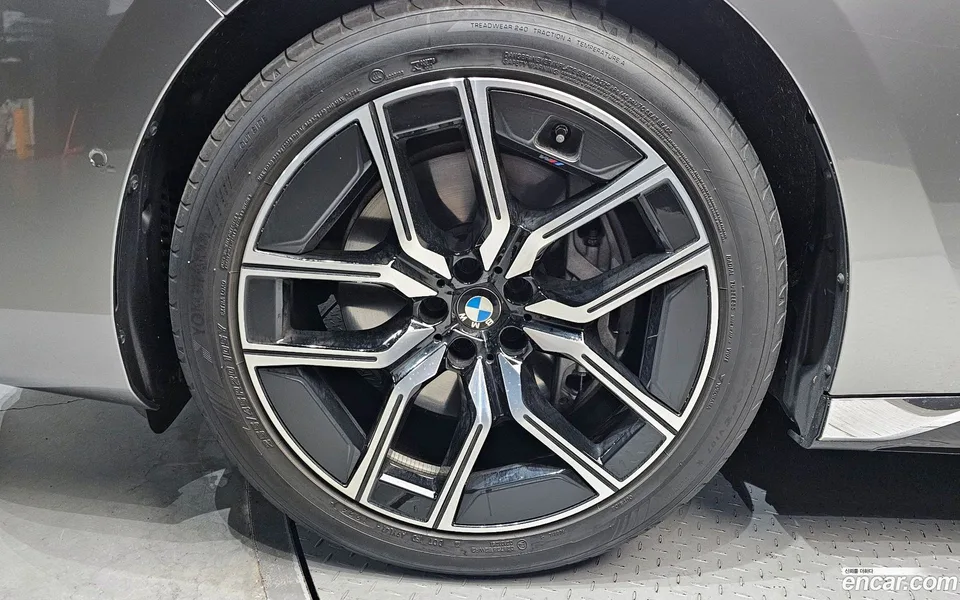 BMW 7 Series 740i xDrive M 2025 — миниатюра 5