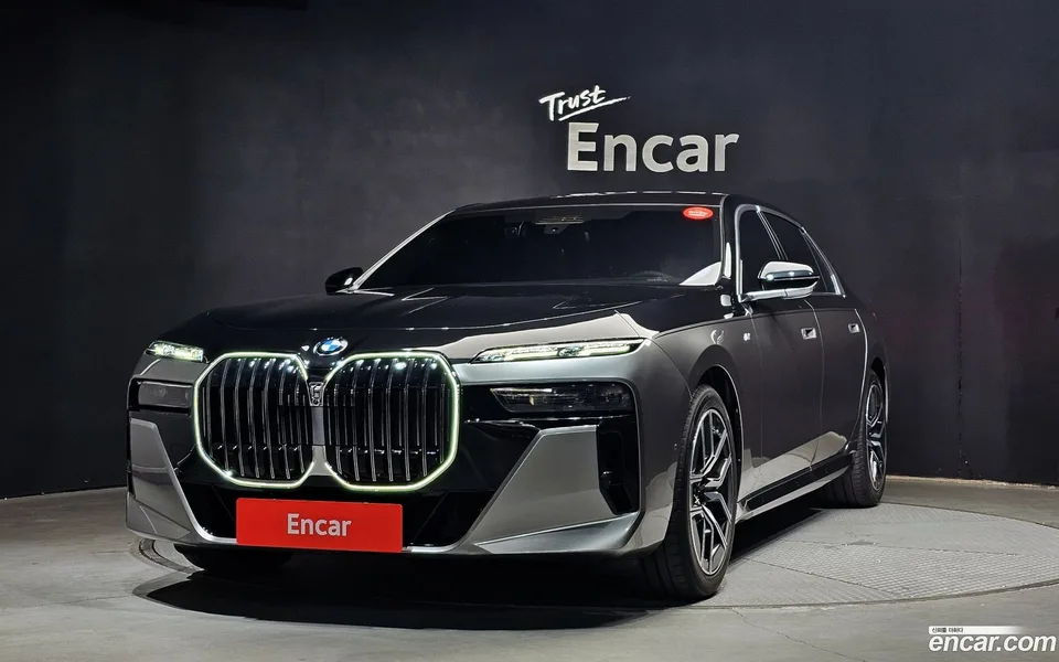 BMW 7 Series 740i xDrive M 2025 — фото 1, купить с доставкой в Москву