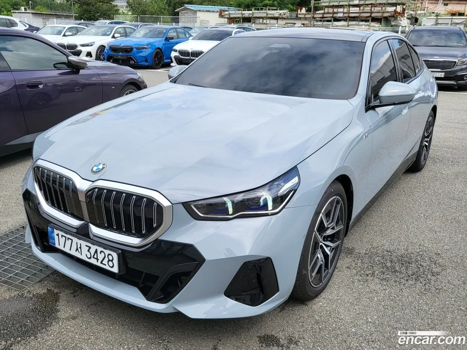 BMW 5 Series 520i M 2025 — миниатюра 3