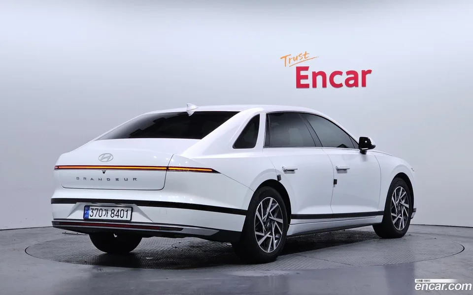 Hyundai Grandeur 2.5 2WD 2022 — миниатюра 2