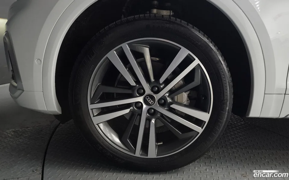 Audi Q5 45 TFSI 2023 — миниатюра 5