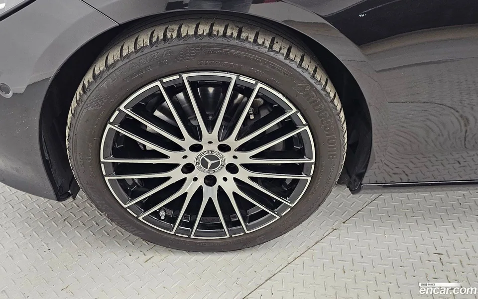 Mercedes-Benz C-Class C300 4MATIC 2024 — миниатюра 5