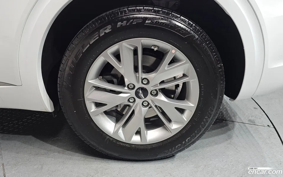 Genesis GV70 2.5T 2WD 2024 — миниатюра 5