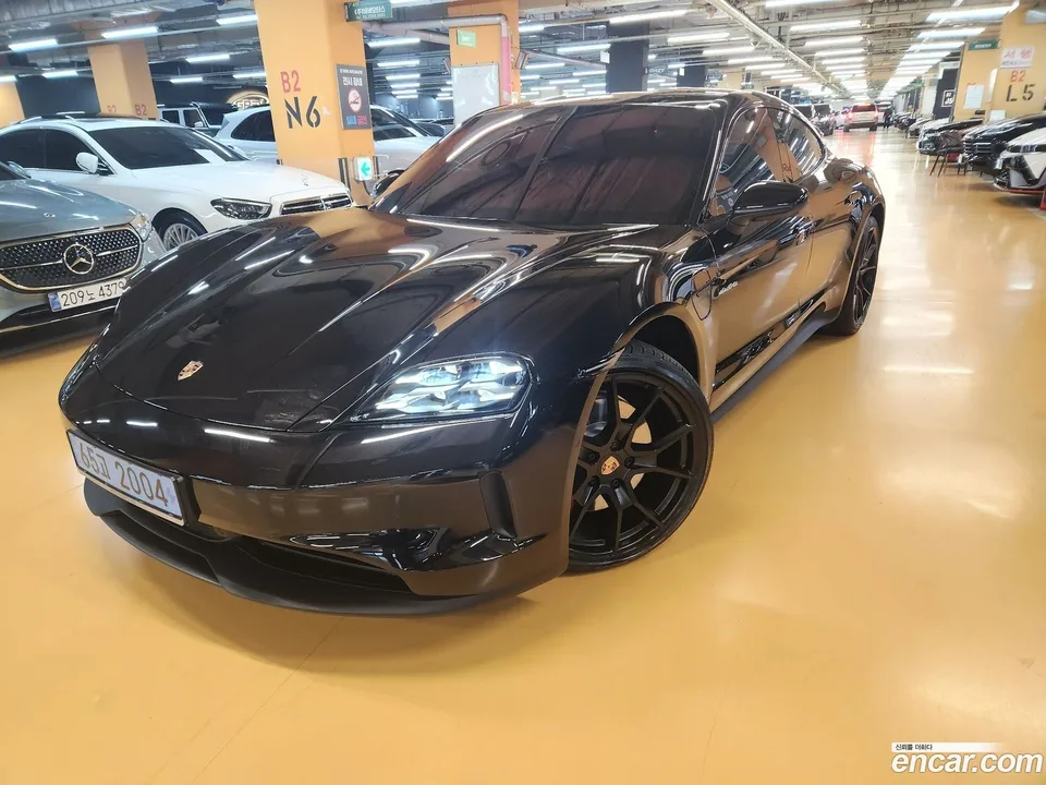 Porsche Taycan 4S 2025 — миниатюра 2