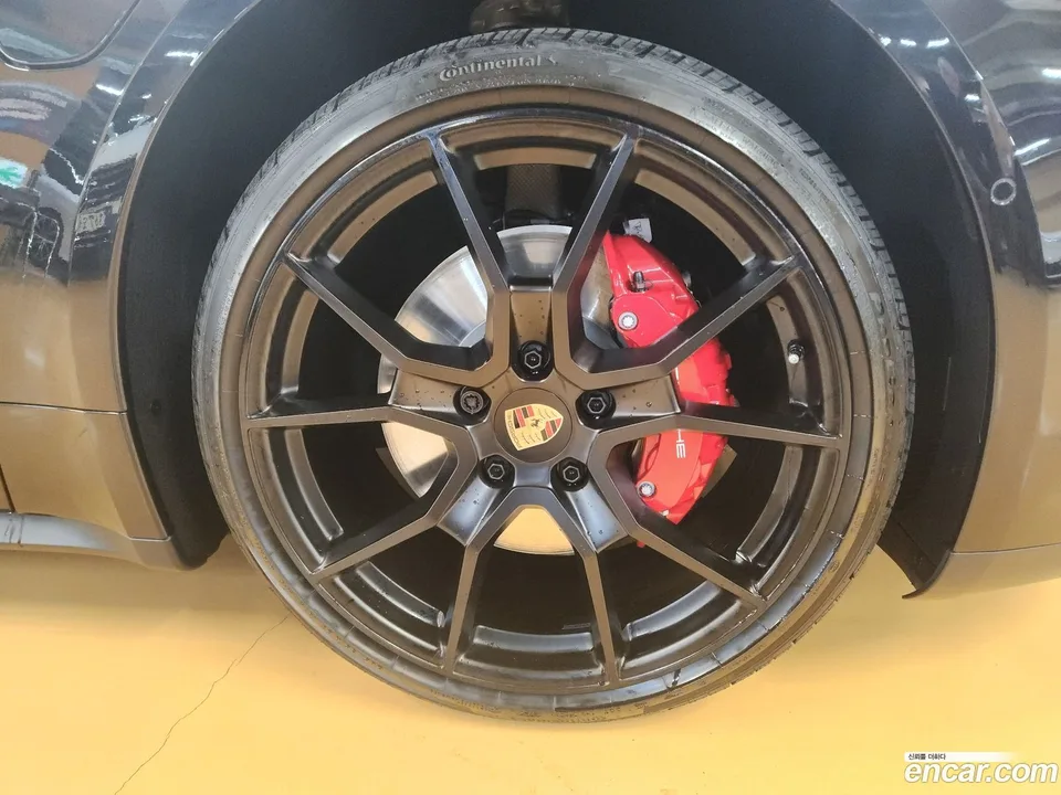 Porsche Taycan 4S 2025 — миниатюра 4