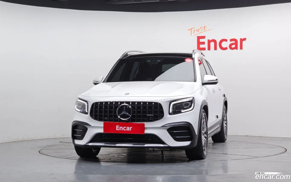 Mercedes-Benz GLB-Class AMG GLB35 4MATIC 2022 — миниатюра 3