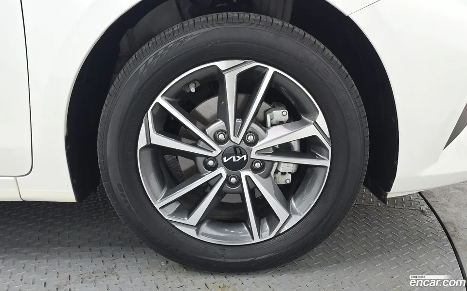 Kia K3 1.6 2023 — миниатюра 5