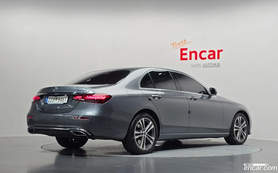 Mercedes-Benz E-Class E350 4MATIC 2022 — миниатюра 2