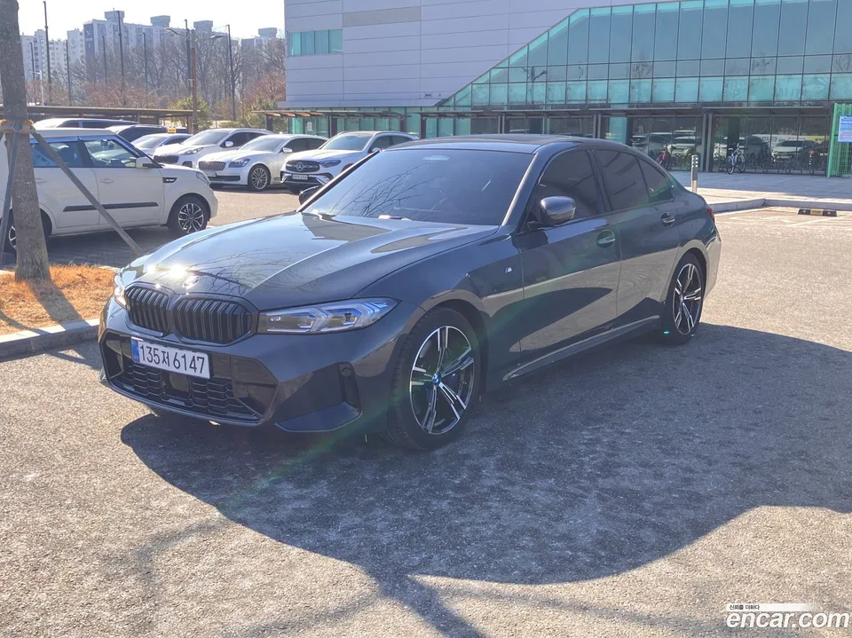 BMW 3 Series 320i M 2024 — миниатюра 2