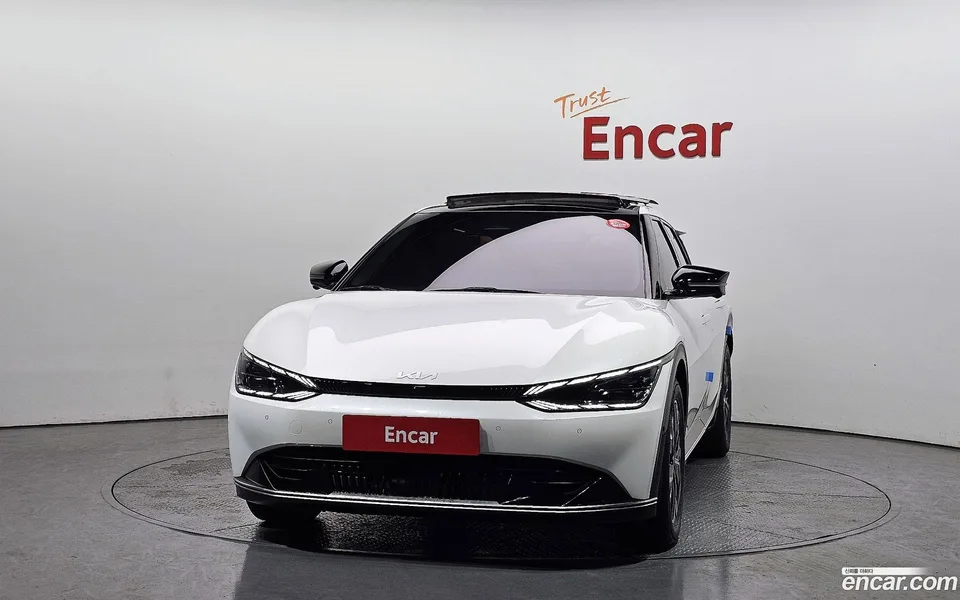 Kia EV6 2023 — миниатюра 3